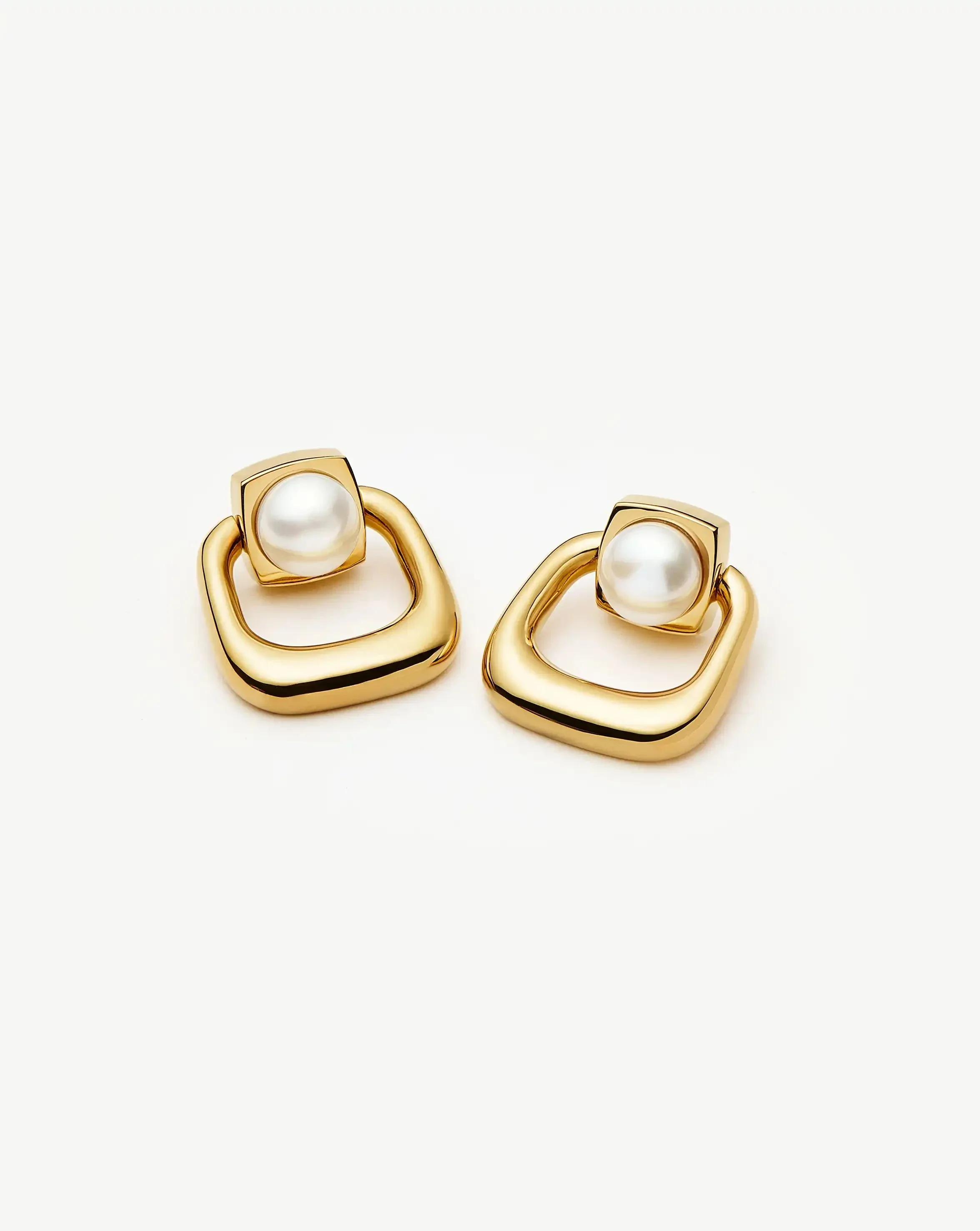 Button Pearl Statement Stud Earrings  | 18k Gold Plated/Pearl - Image 4