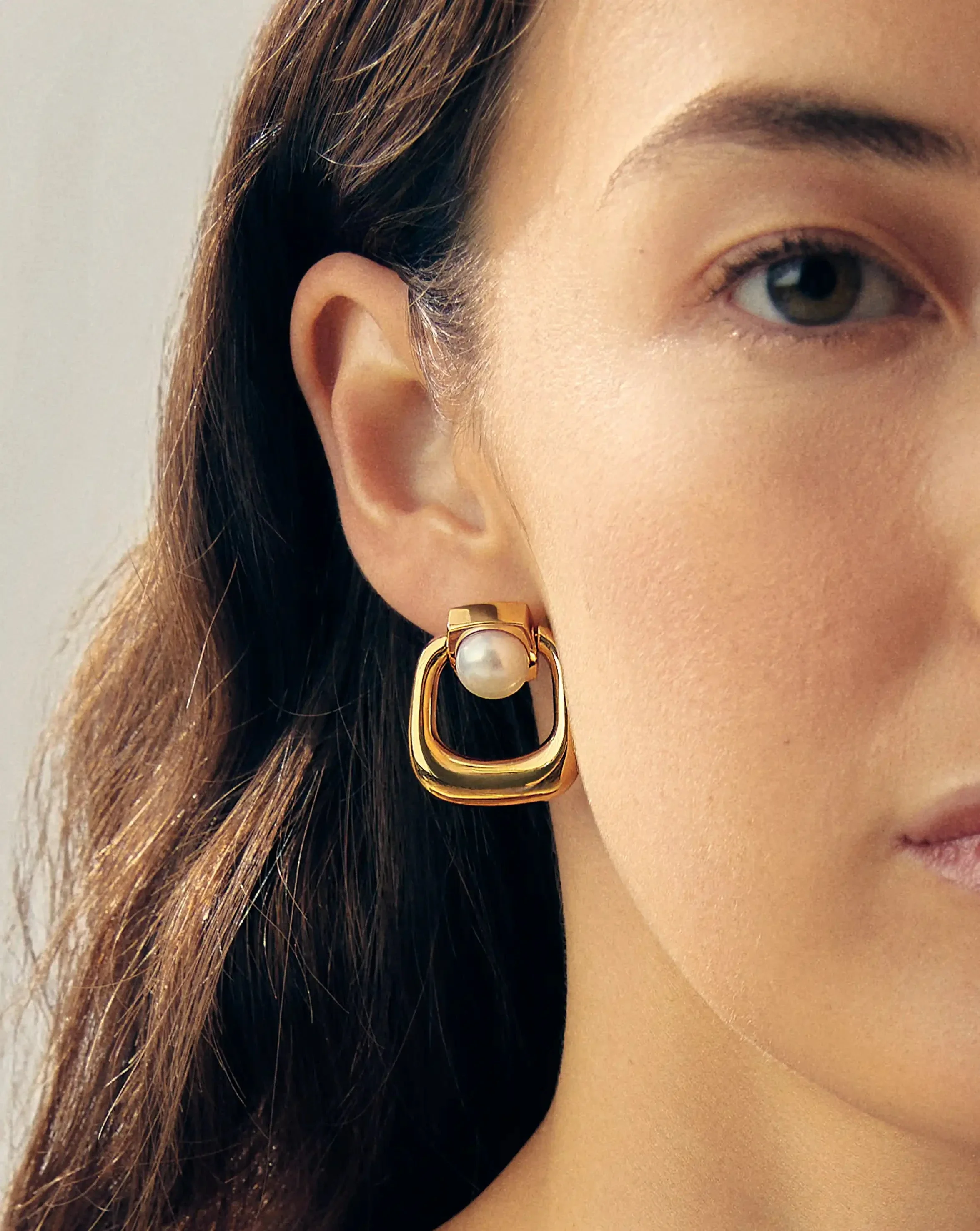 Button Pearl Statement Stud Earrings  | 18k Gold Plated/Pearl - Image 6