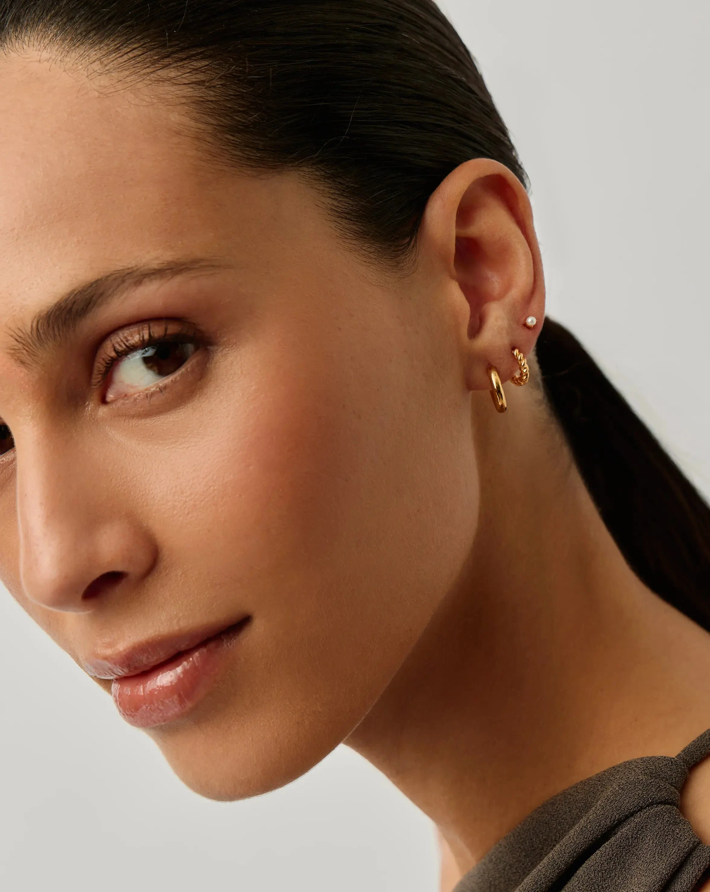 Classic Pearl Stud Earrings | 18k Gold Vermeil/Pearl - Image 3