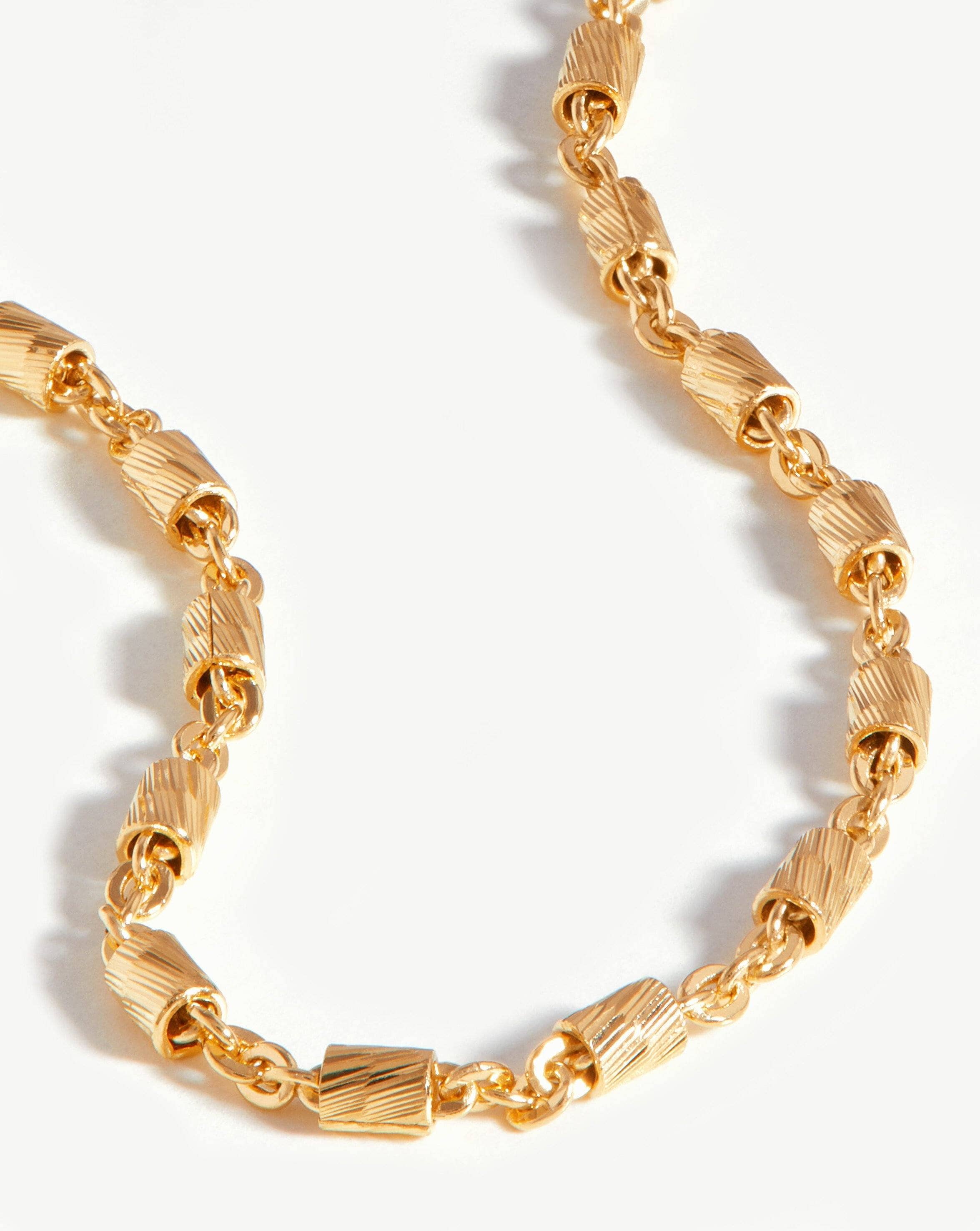 Solid Gold Vervelle Chain Bracelet - Image 4