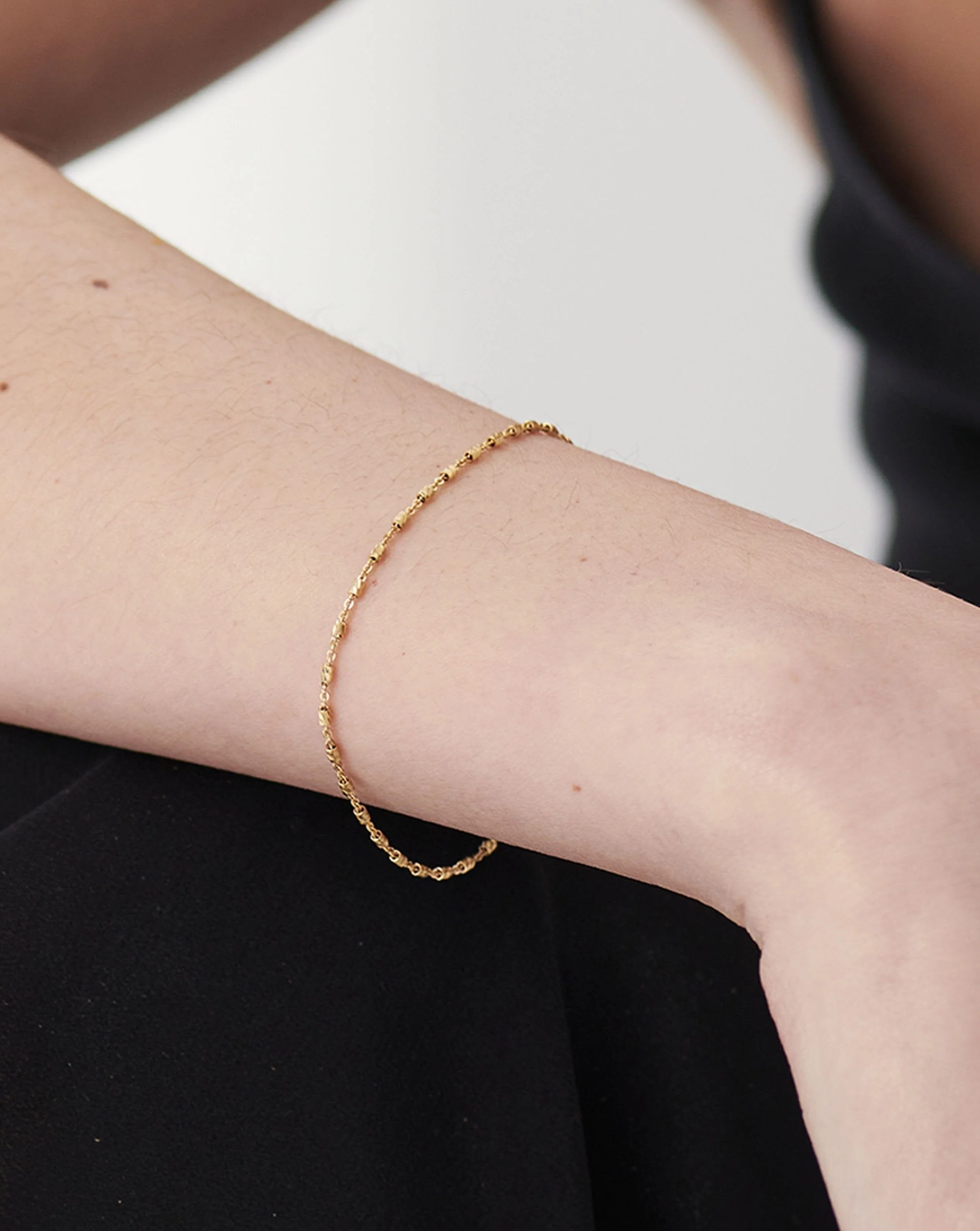 Solid Gold Vervelle Chain Bracelet - Image 2