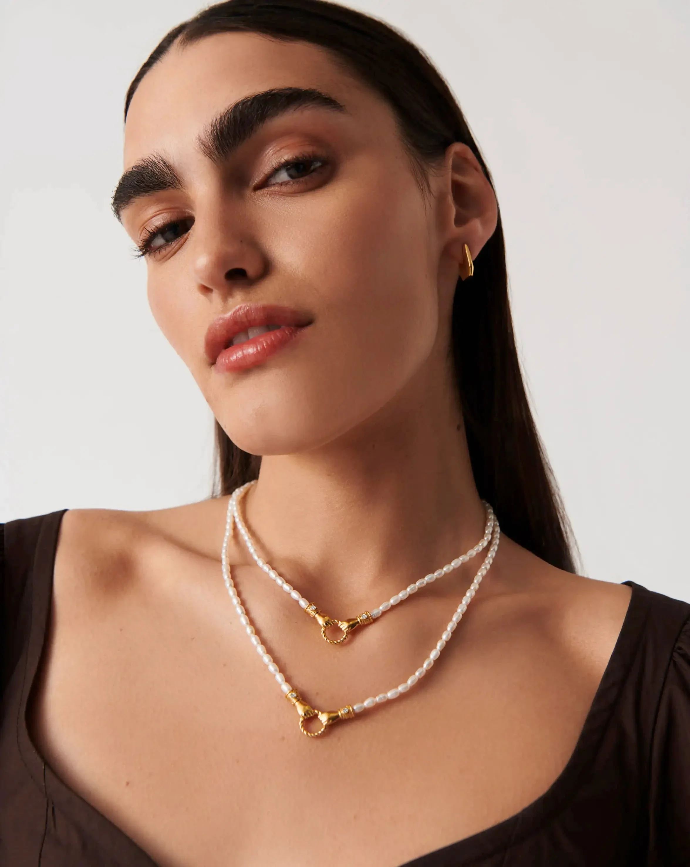Harris Reed Medium In Good Hands Pearl Pendant Necklace - Image 4