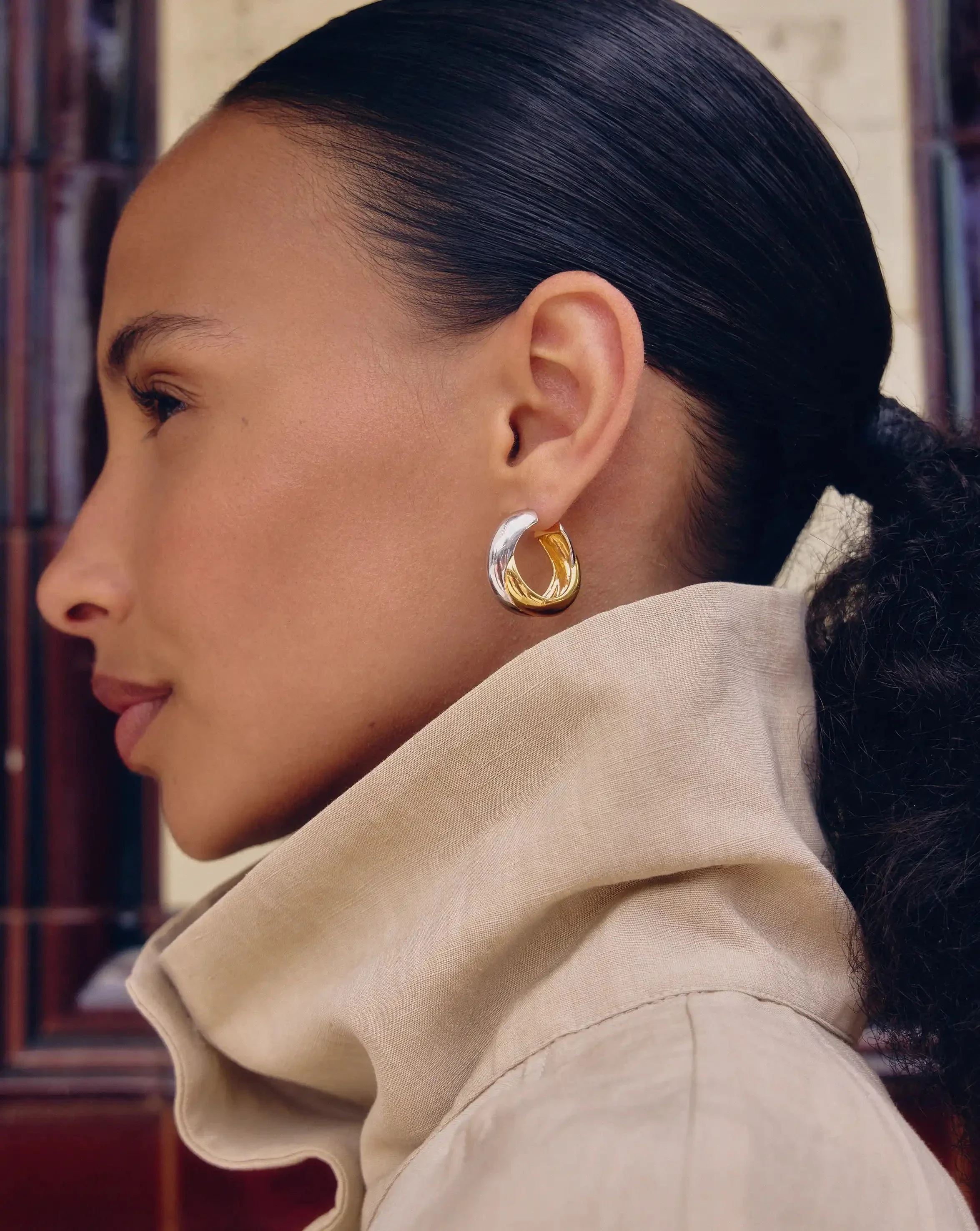 Lucy Williams Chunky Medium Entwine Hoop Earrings | Mixed Metal - Image 2