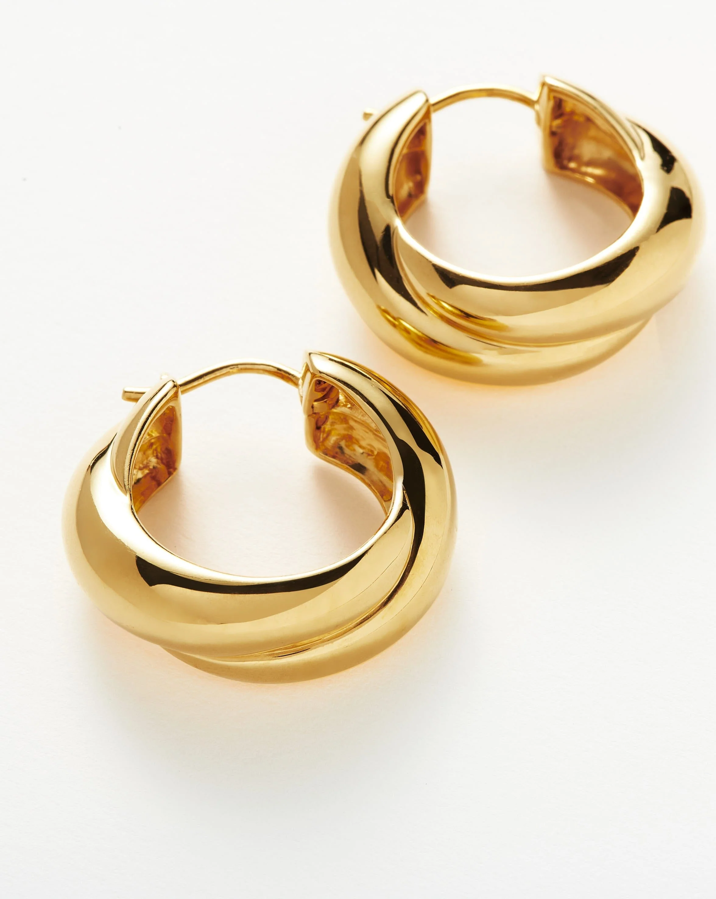 Lucy Williams Chunky Medium Entwine Hoop Earrings | 18k Gold Plated - Image 4