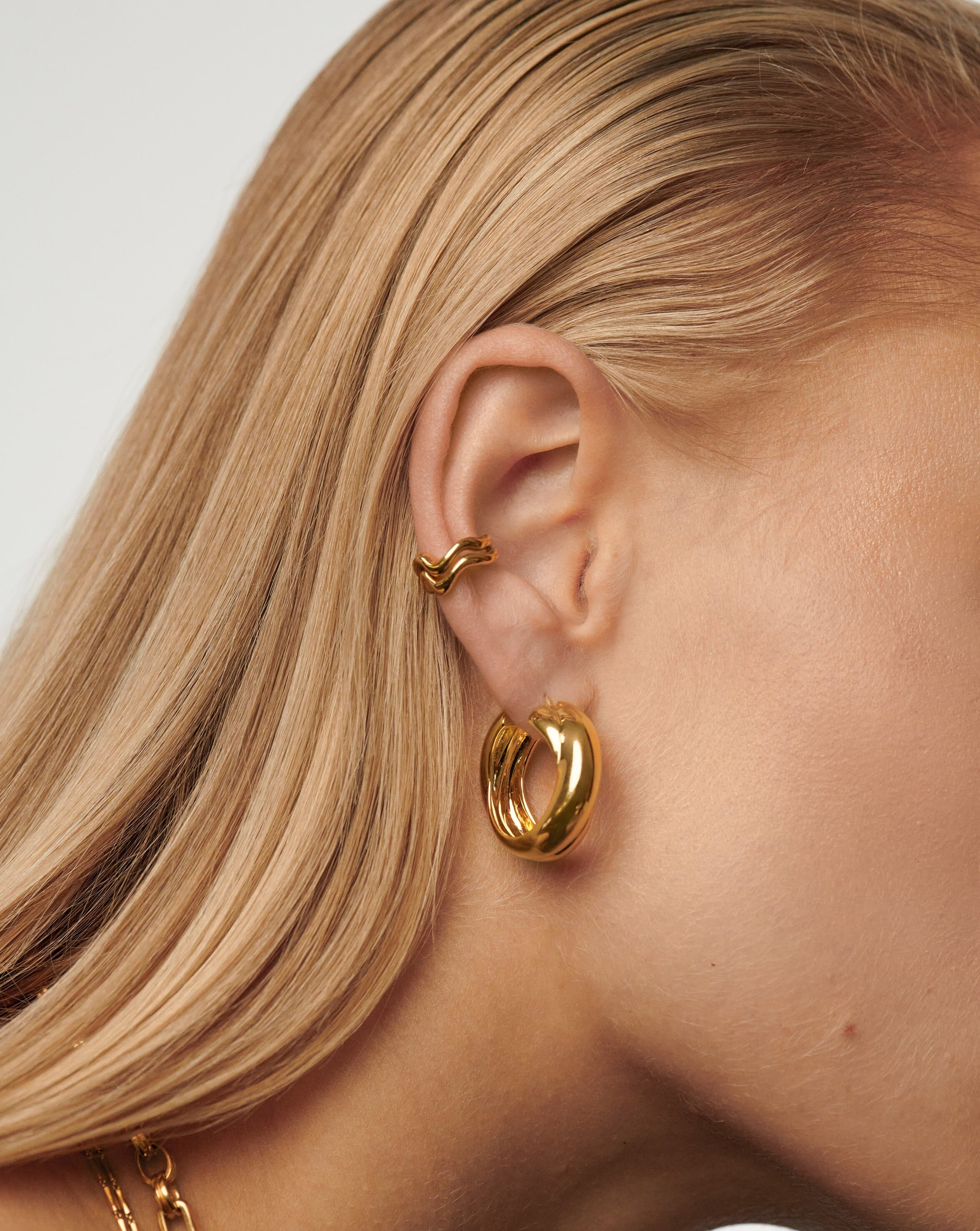 Lucy Williams Chunky Medium Entwine Hoop Earrings | 18k Gold Plated - Image 6