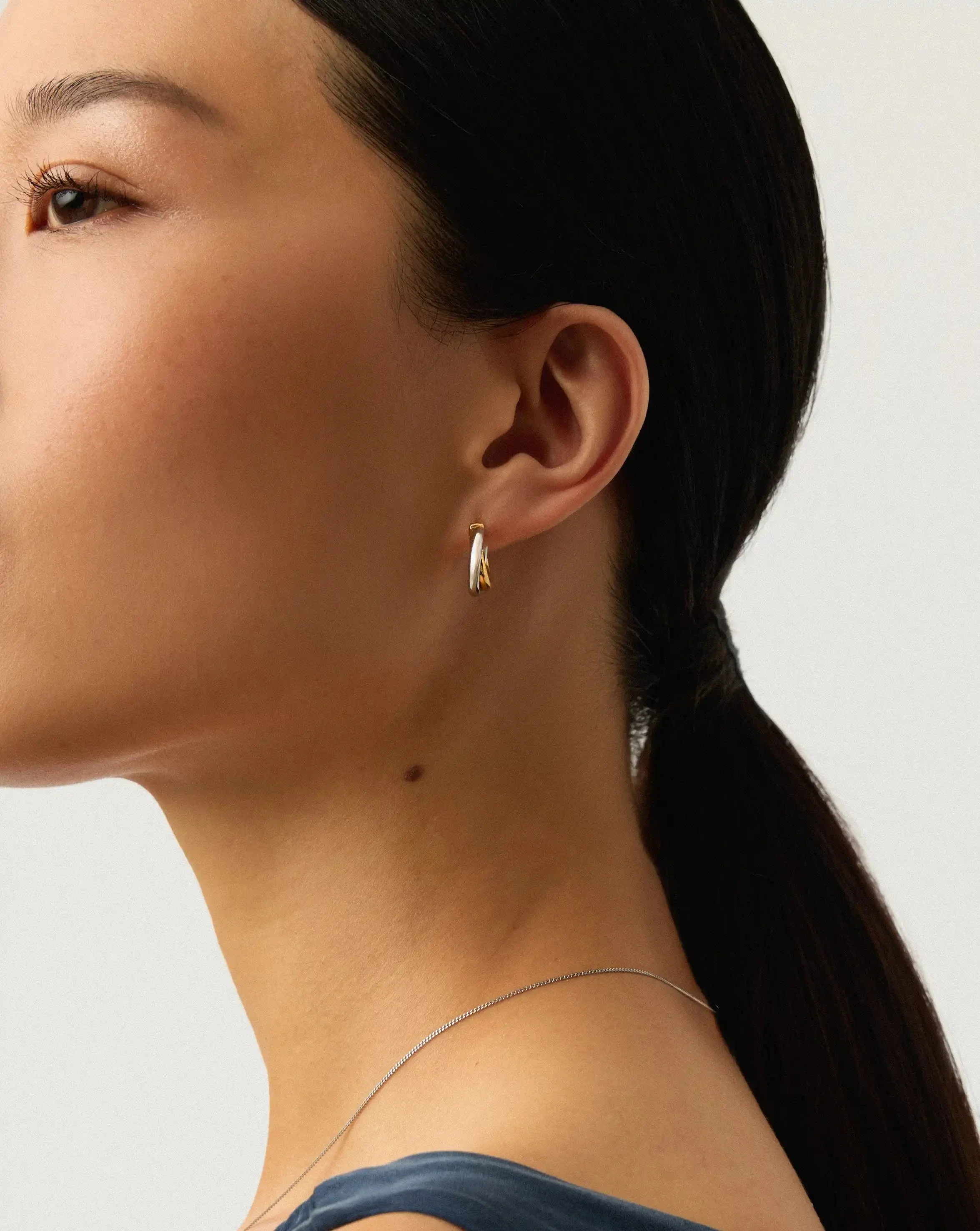 Lucy Williams Entwine Small Hoop Earrings | Mixed Metal - Image 3