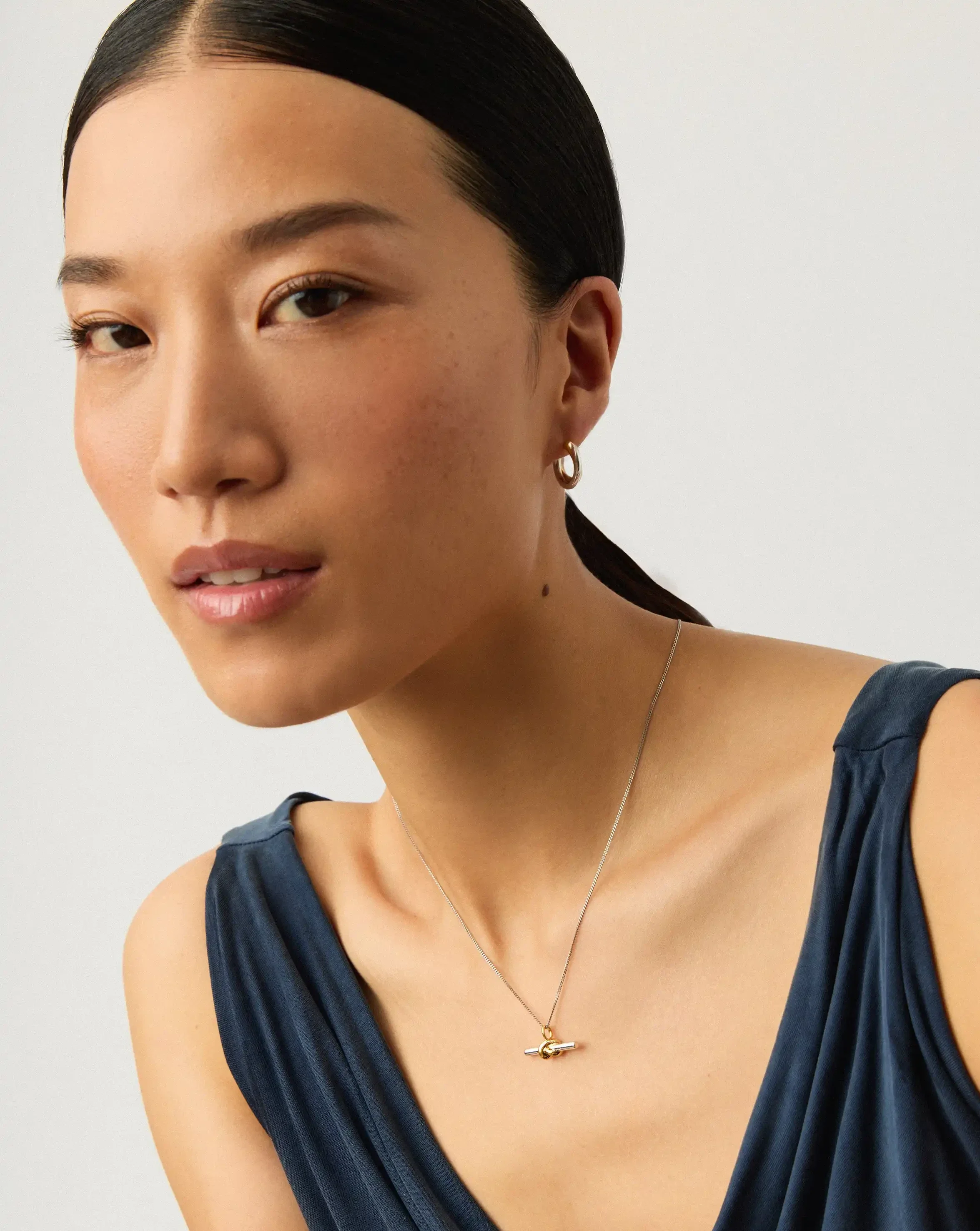 Lucy Williams Knot T-Bar Necklace & Entwine Earrings Set | Mixed Metal - Image 2