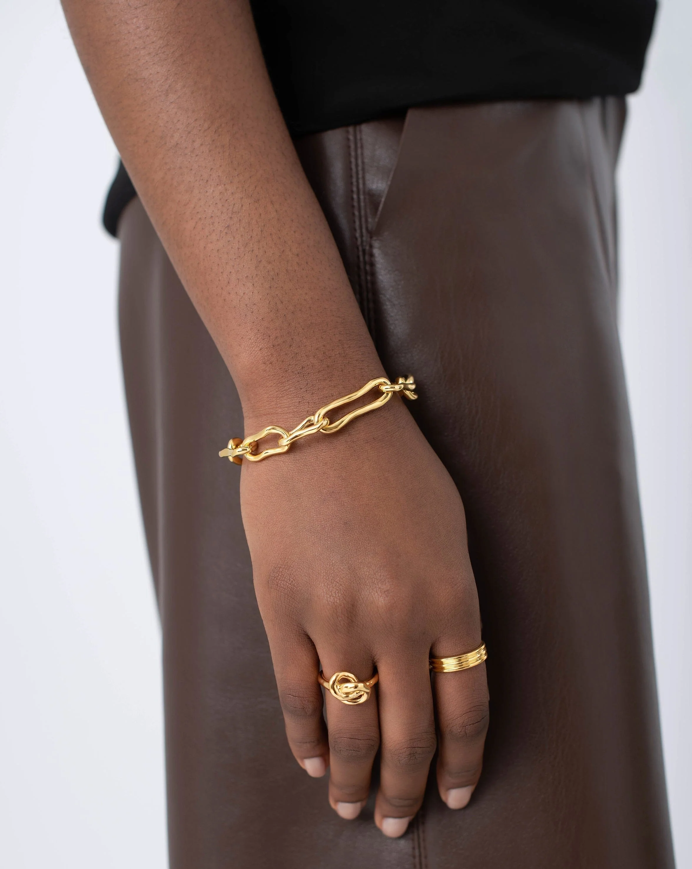 Molten Twisted Infinity Chain Bracelet - Image 3