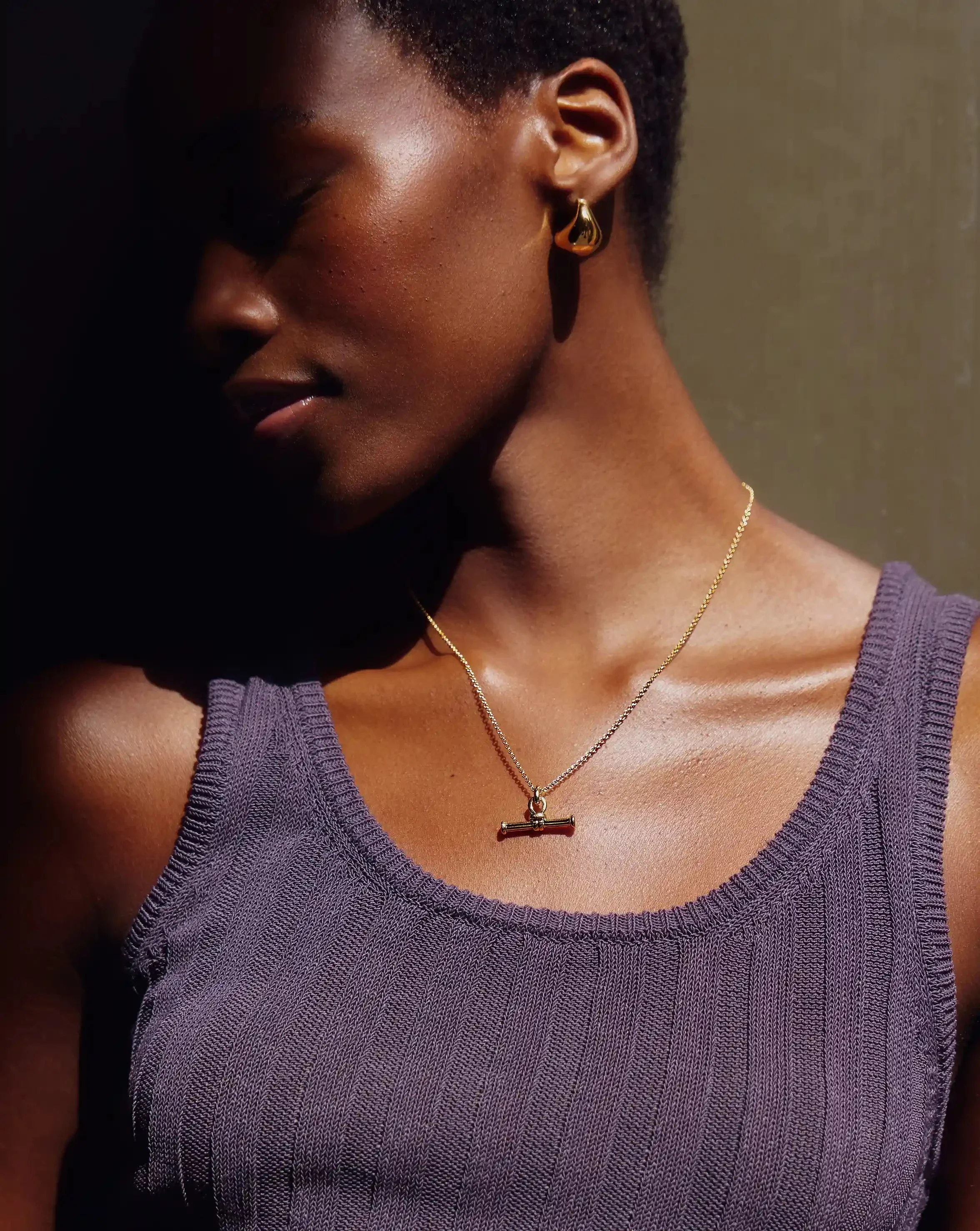 Ridge T-Bar Chain Necklace | 18k Gold Plated - Image 3
