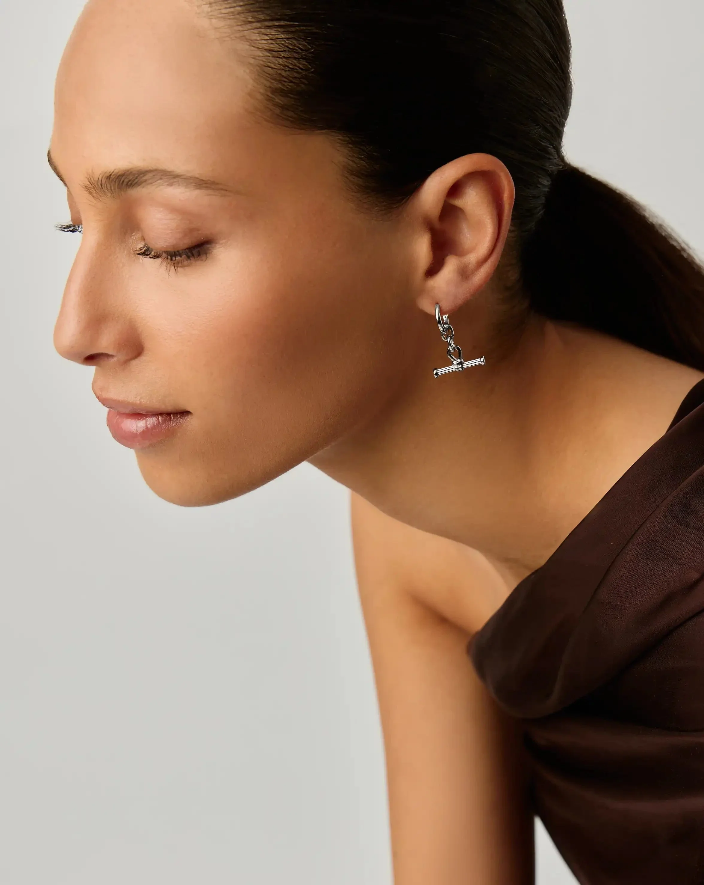 Ridge T-Bar Drop Huggies | Silver Plated - Image 6