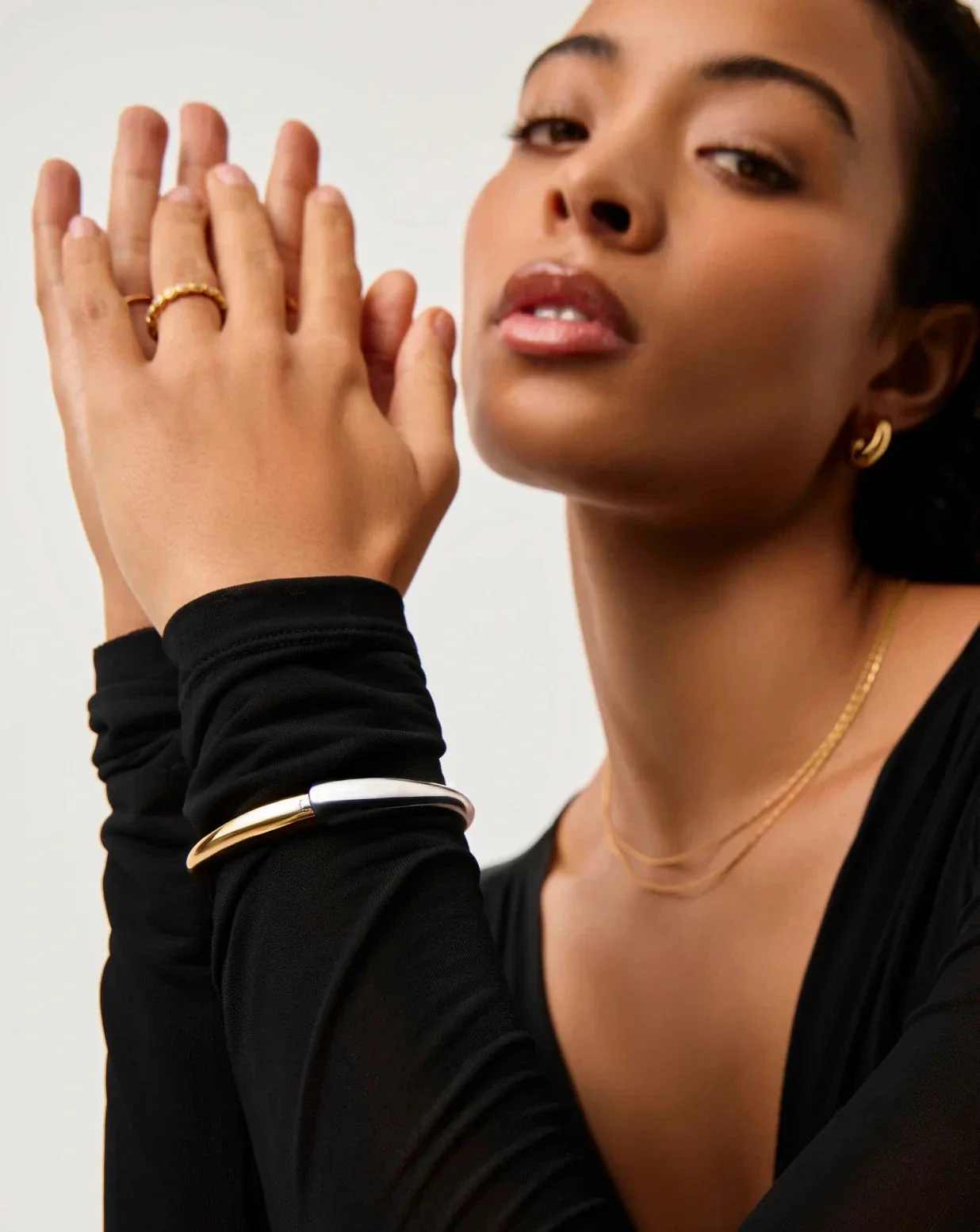 Sculptural Ridge Hinged Bangle | Mixed Metal - Image 2