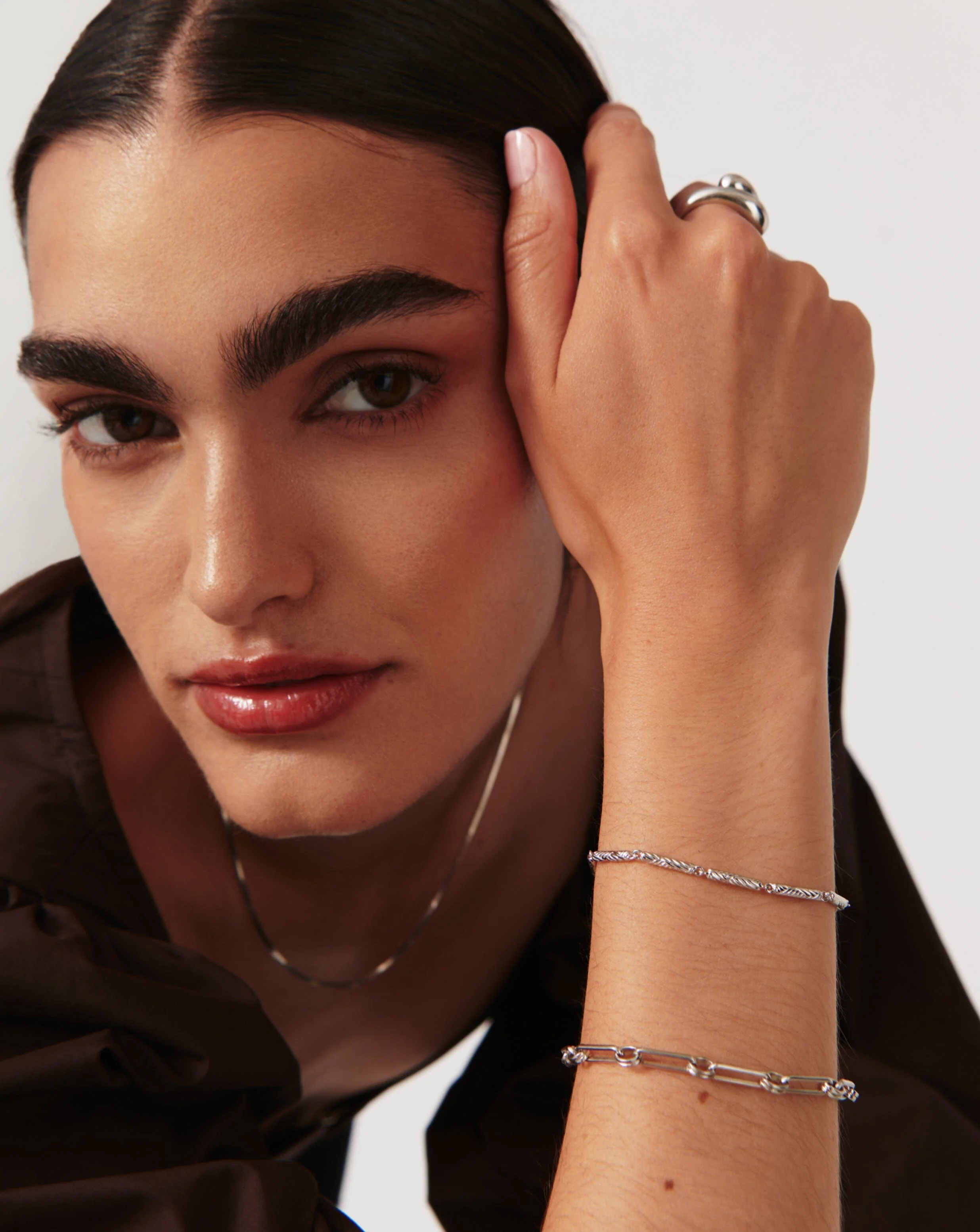 Wavy Ridge Chain Bracelet - Image 2